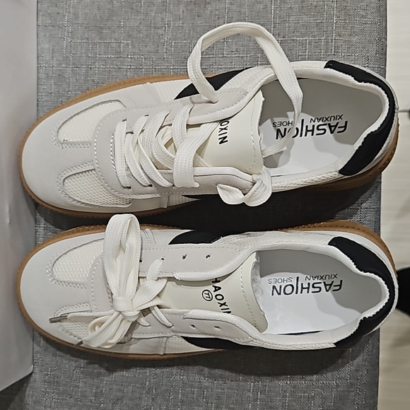 No Brand Sneakers, Grey, Off White, & Black Size 8 runs small.  NWOT - Picture 2 of 6